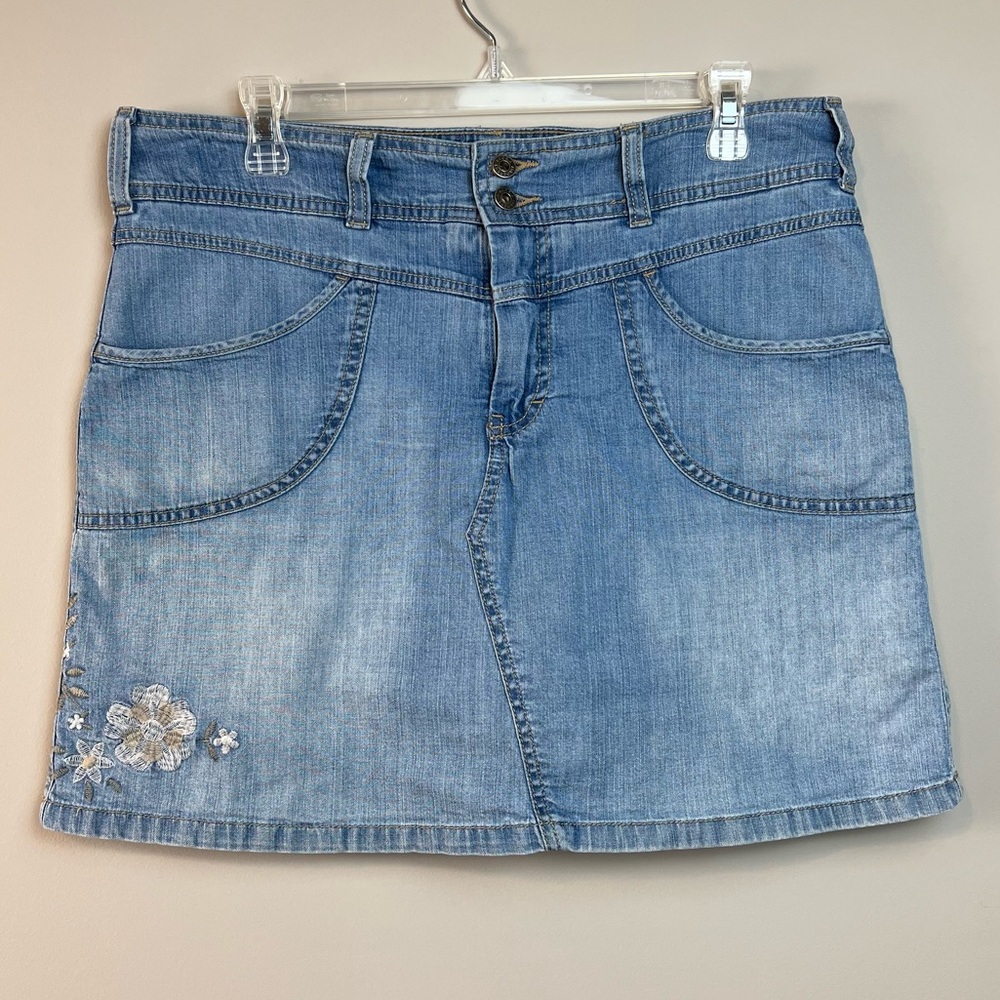 Gloria Vanderbilt- Embroidered Skort - Size 12 Petite